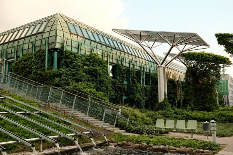 Resilient and sustainable design in contemporary architecture