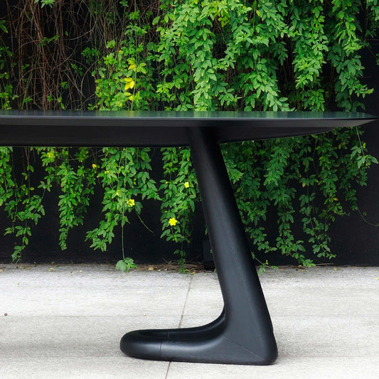 Plena Dining Table
